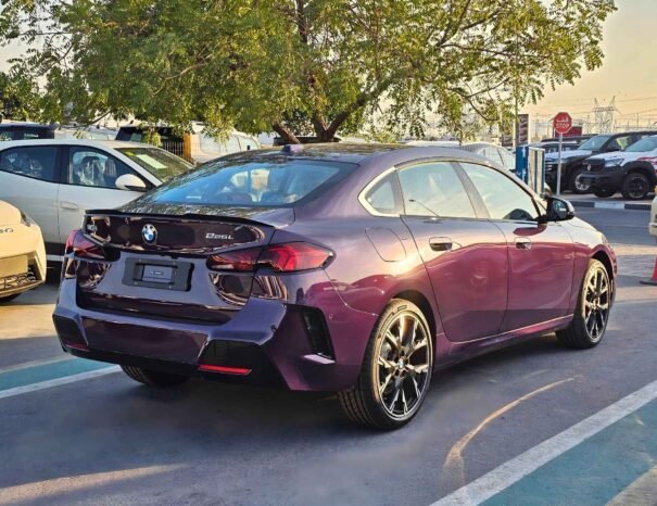 BMW 225L Image 10