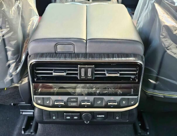 TOYOTA LANDCRUISER Image 3