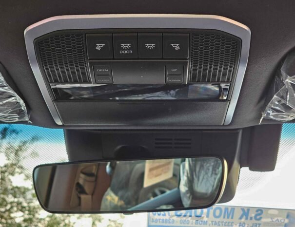 TOYOTA LANDCRUISER Image 6