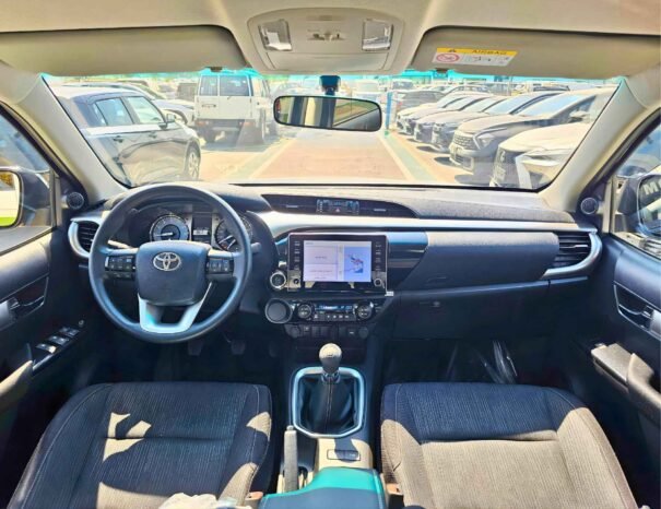TOYOTA HILUX Image 3