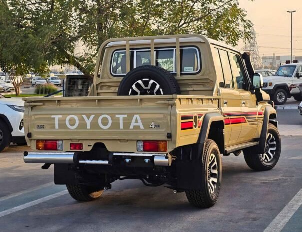 TOYOTA LAND CRUISER PICKUP Image 15