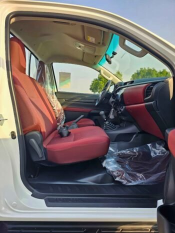 TOYOTA HILUX Image 4
