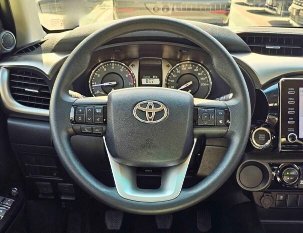 TOYOTA HILUX Image 2