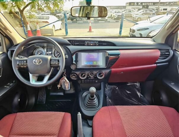 TOYOTA HILUX Image 2