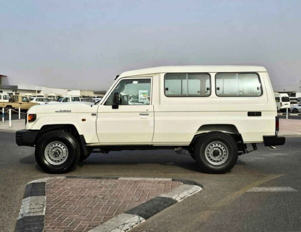 TOYOTA LANDCRUISER HARD-TOP Image 11