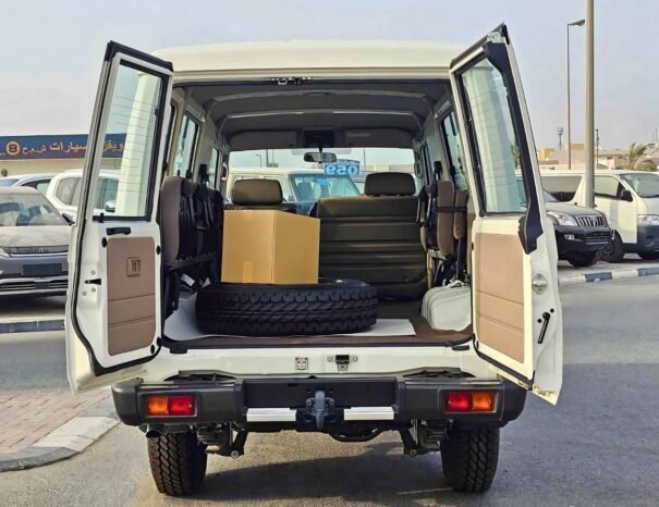 TOYOTA LANDCRUISER HARD-TOP Image 9