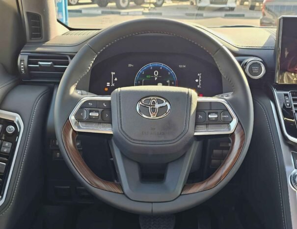 TOYOTA LANDCRUISER Image 6