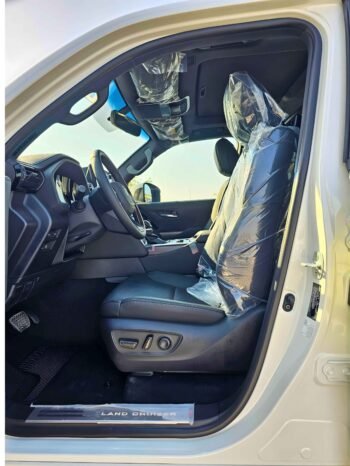 TOYOTA LANDCRUISER Image 11