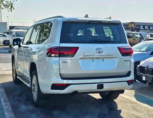 TOYOTA LANDCRUISER Image 16