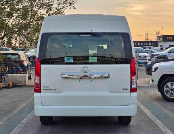 TOYOTA HIACE Image 13