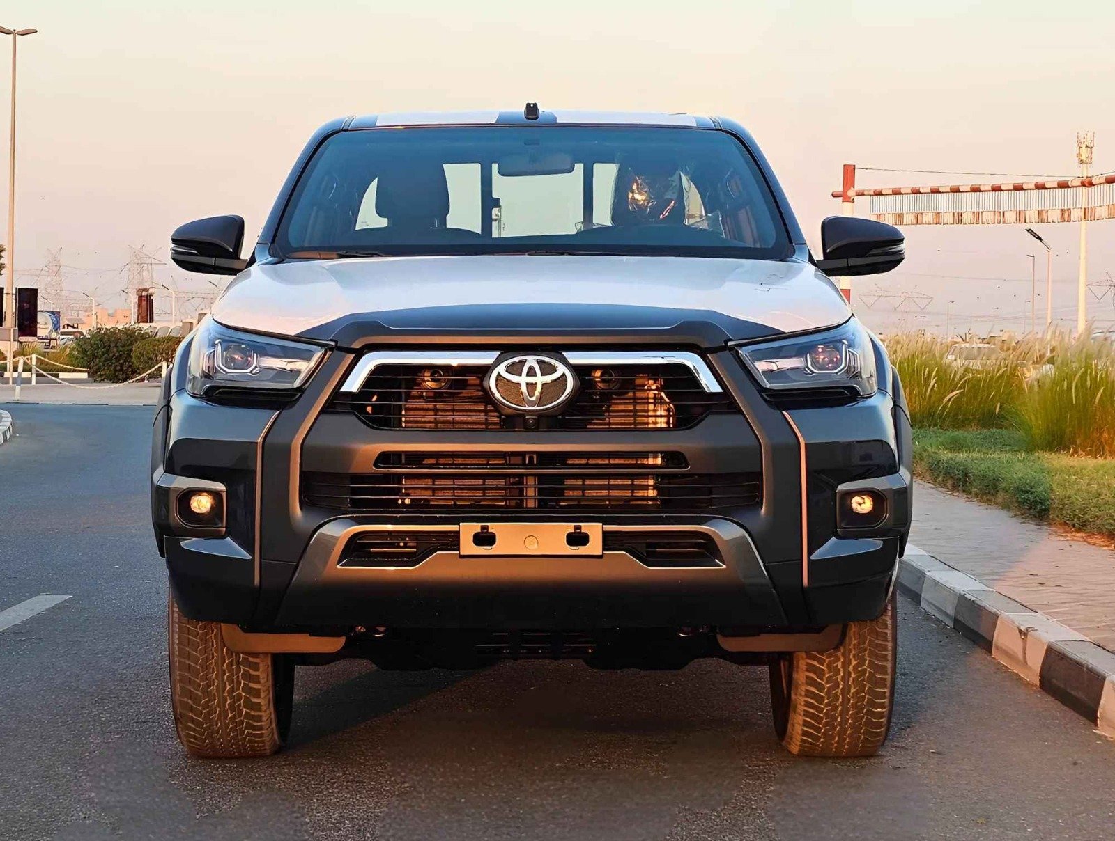 TOYOTA HILUX ADVENTURE 2026 PETROL V6 4.0L A/T