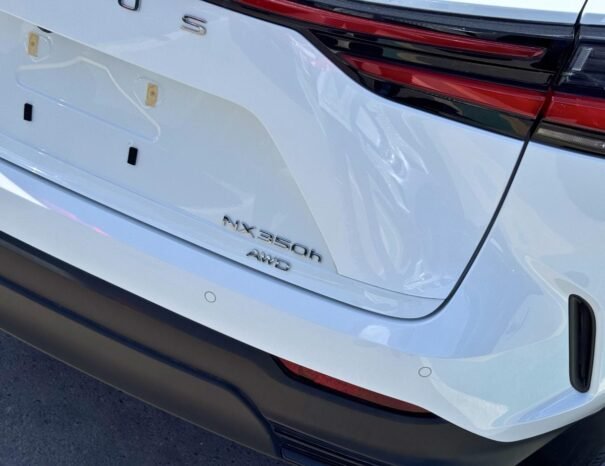 LEXUS NX350H Image 12