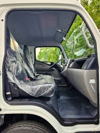 MITSUBISHI FUSO Image 20