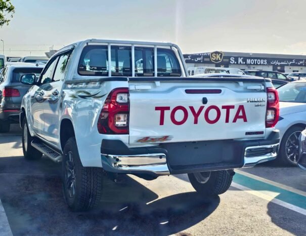TOYOTA HILUX Image 10