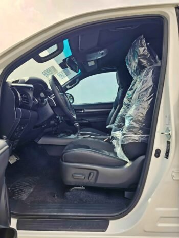 TOYOTA HILUX Image 9