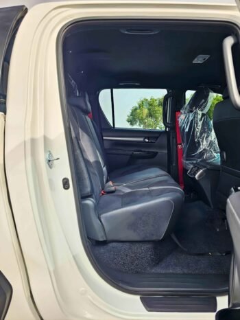 TOYOTA HILUX Image 6