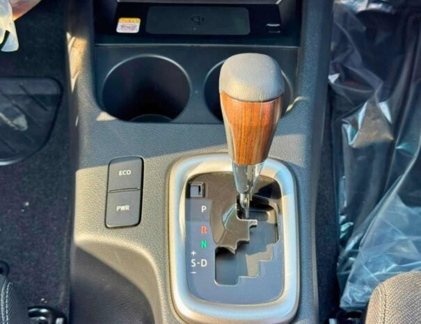 TOYOTA HILUX Image 2