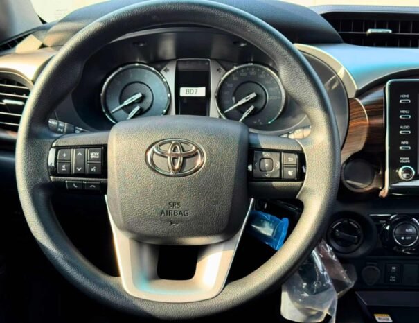 TOYOTA HILUX Изображение 3