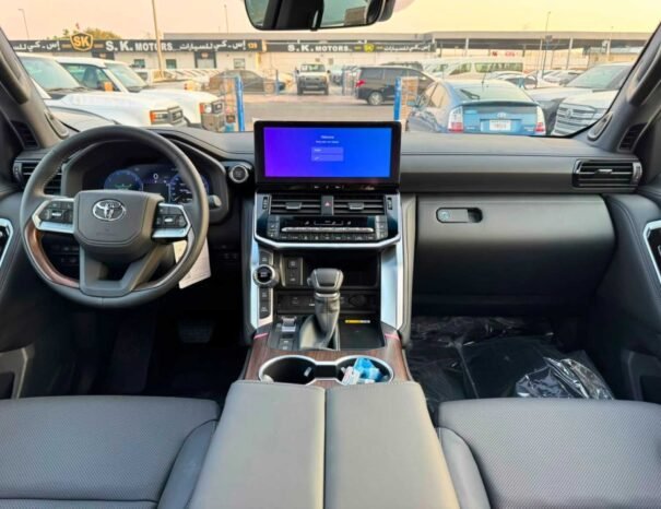 TOYOTA LANDCRUISER Image 8