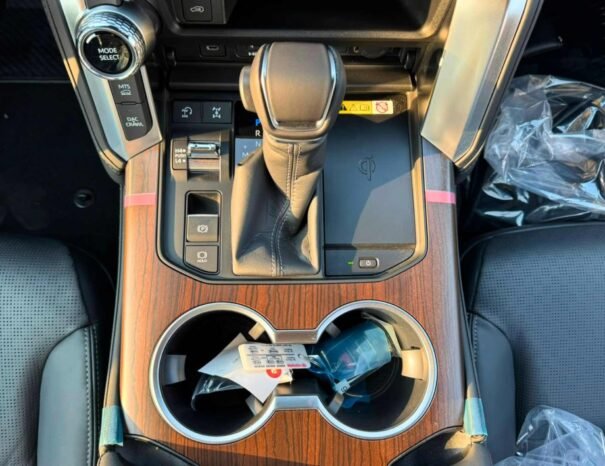 TOYOTA LANDCRUISER Image 4