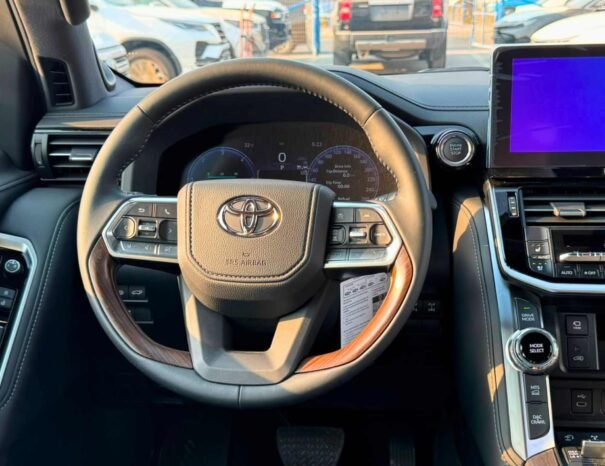 TOYOTA LANDCRUISER Image 3