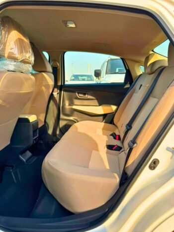 TOYOTA YARIS Image 8