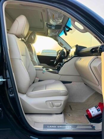 TOYOTA LANDCRUISER Image 11