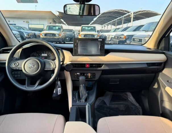 TOYOTA YARIS Image 6