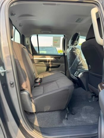 TOYOTA HILUX Image 9