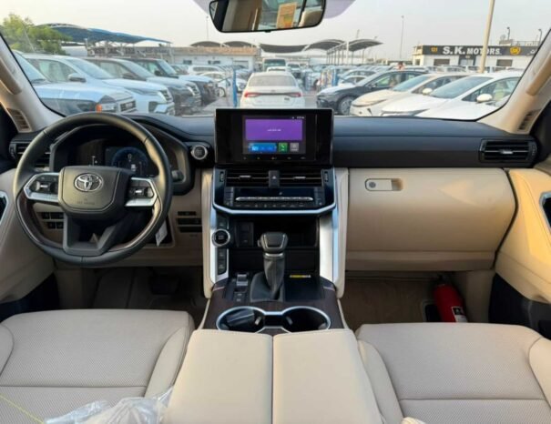 TOYOTA LANDCRUISER Image 8