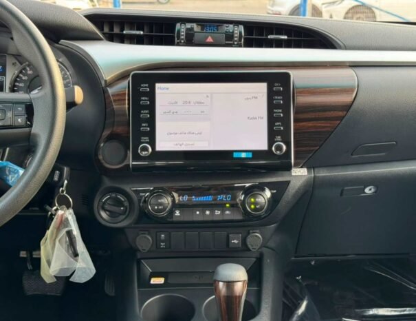 TOYOTA HILUX Image 5