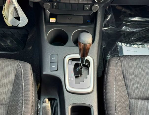 TOYOTA HILUX Image 6