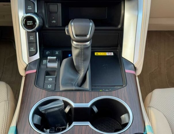 TOYOTA LANDCRUISER Image 5
