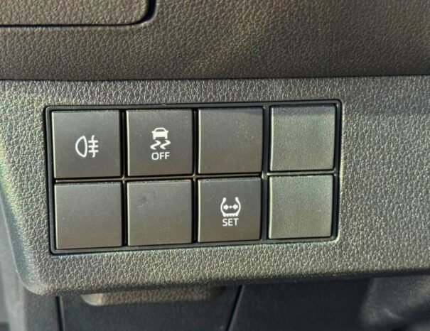 TOYOTA YARIS Image 15
