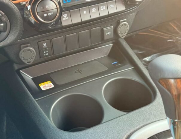 TOYOTA HILUX Image 3