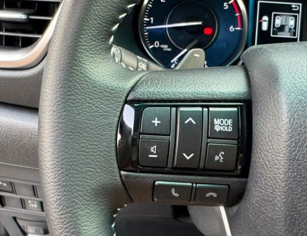 TOYOTA FORTUNER Image 9