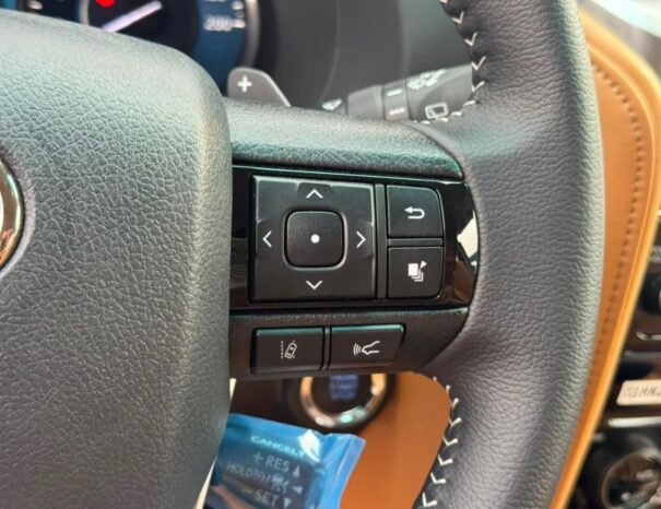 TOYOTA FORTUNER Image 10