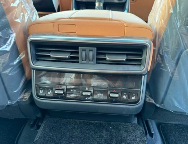 LEXUS LX 600 Image 10
