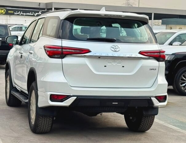 TOYOTA FORTUNER Image 15