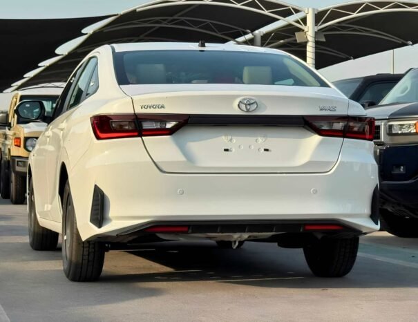 TOYOTA YARIS Image 12