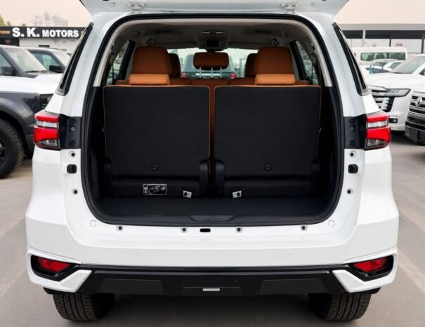 TOYOTA FORTUNER Image 17