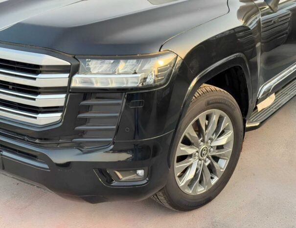TOYOTA LANDCRUISER Image 13