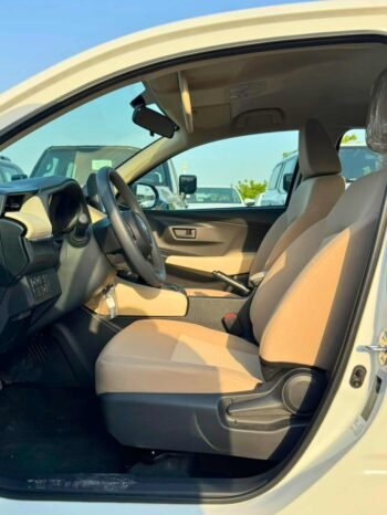 TOYOTA YARIS Image 10