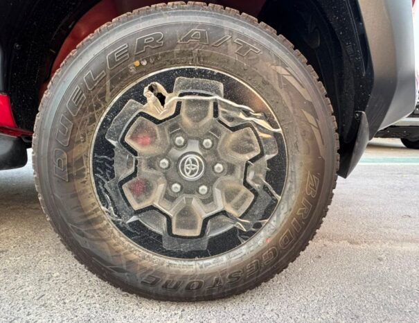 TOYOTA HILUX Image 19