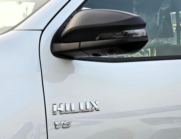 TOYOTA HILUX Image 18
