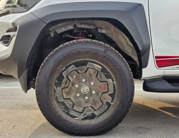 TOYOTA HILUX Image 12
