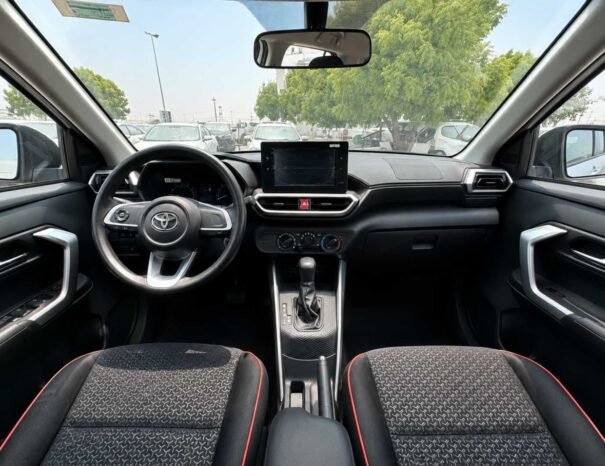 TOYOTA RAIZE Image 6