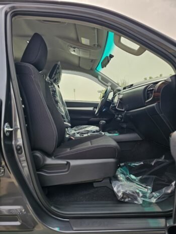 TOYOTA HILUX Image 10