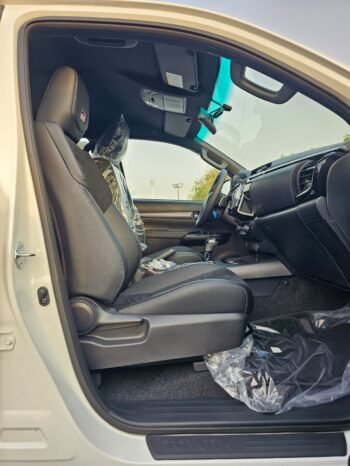 TOYOTA HILUX Image 10