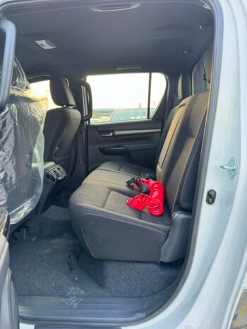 TOYOTA HILUX Image 10